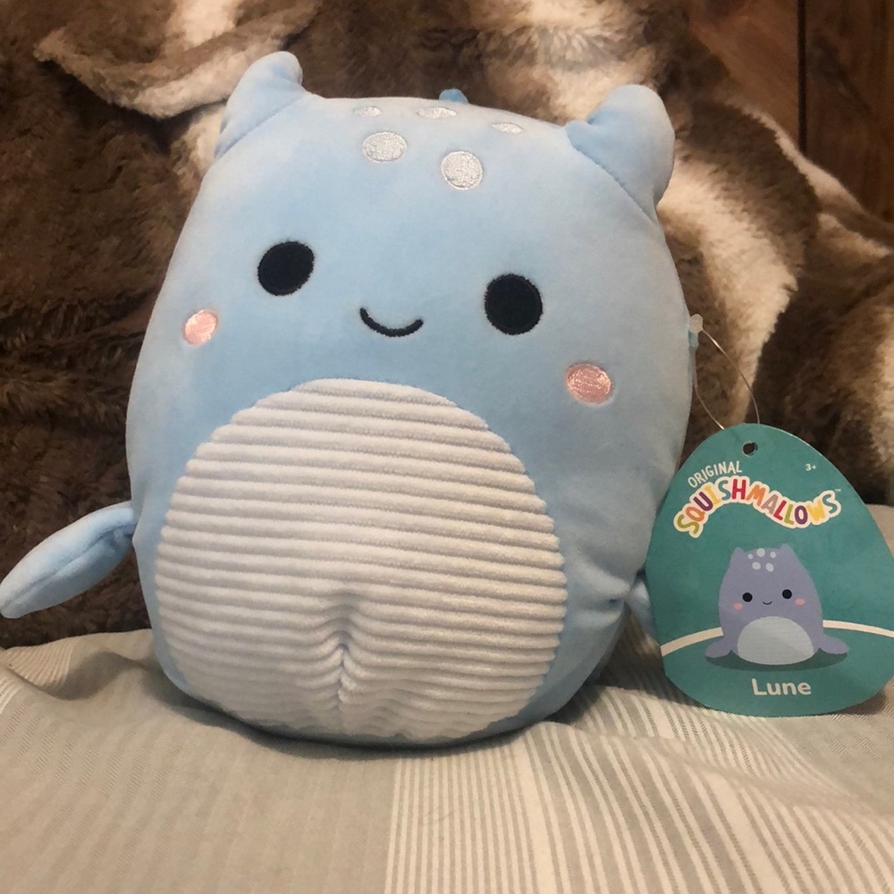 LUNE squishmallow